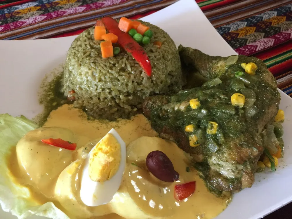 Arroz Con Pollo Y Papa A la Huancaina